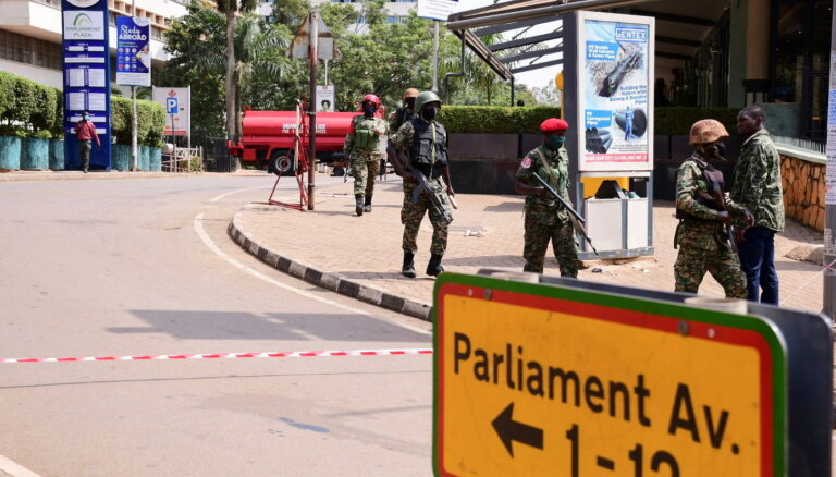 Ugandas galvaspilsētā nogrand divi sprādzieni