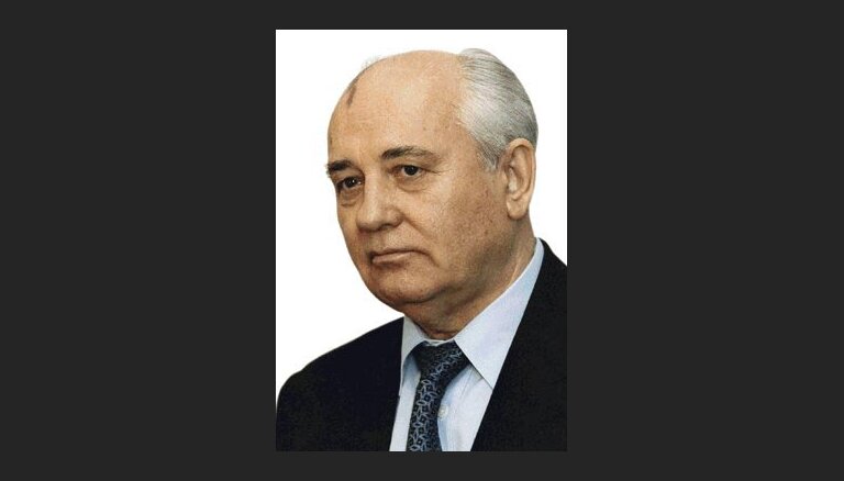 Горбачев рекламирует железную дорогу 