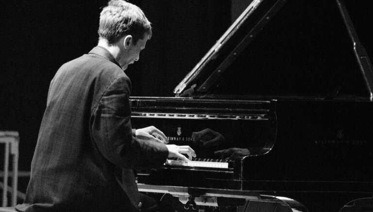 В Риге состоится концерт украинского пианиста-виртуоза Артура Никулина