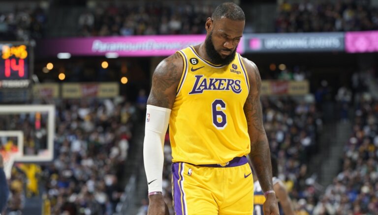 'Lakers' neveiksmes turpinās: Džeimsam sliktākais sezonas sākums kopš debijas NBA
