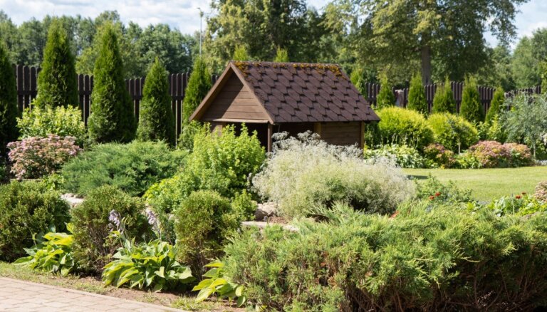 ФОТО: Самые ухоженные и красивые сады Смилтене в этом году