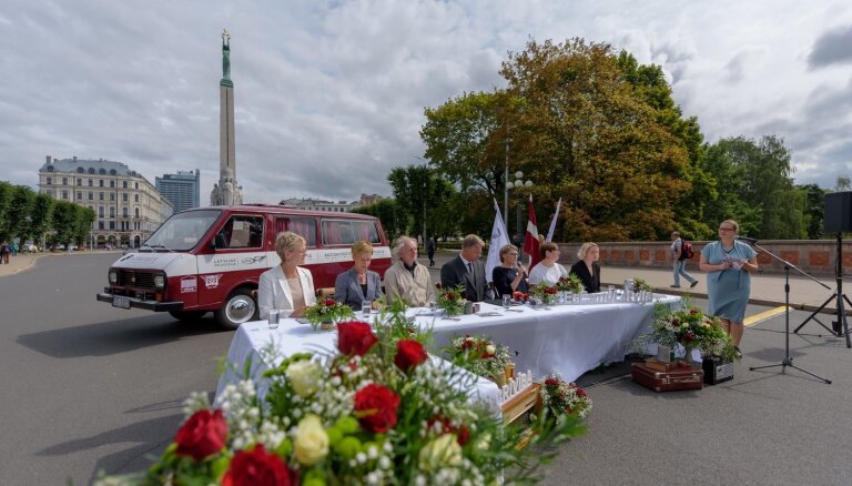Ar vērienīgiem pasākumiem visā Latvijā svinēs Baltijas ceļa 30 gadu jubileju