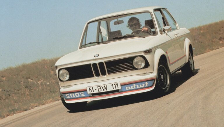70. gadu BMW automobilis, kas kļuva par pionieri turbopūtes motoru jomā