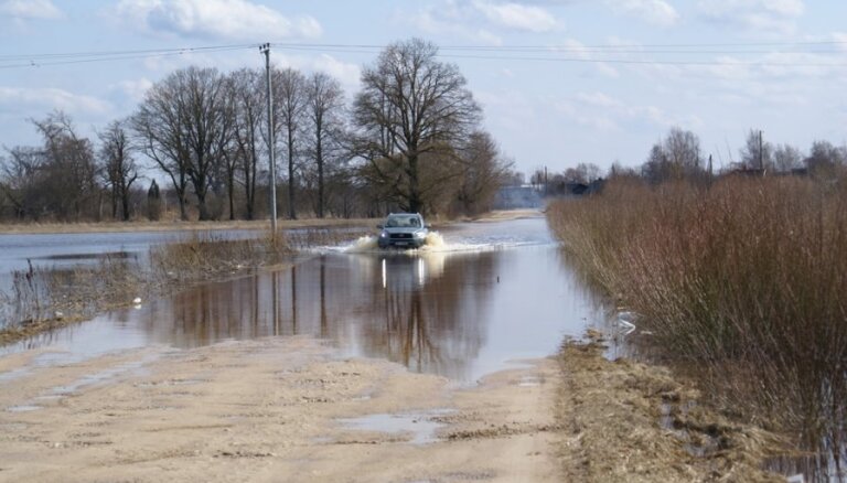Из-за наводнения закрыта дорога Саулкрасты — Видрижи