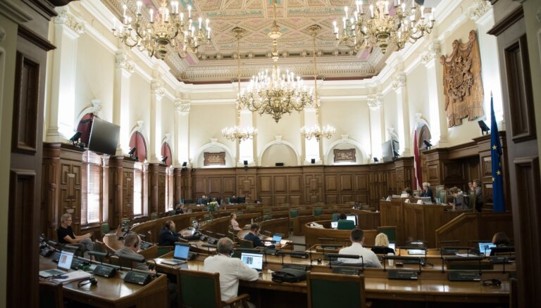 Оппозиция Сейма - против требования сертификатов о вакцинации или перенесенном Covid-19