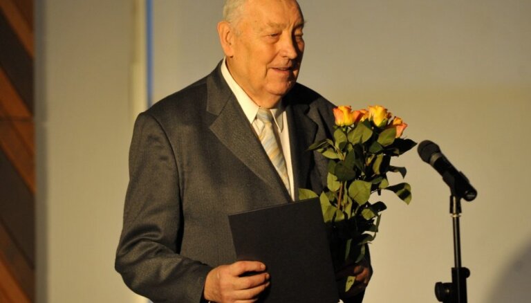 Mūžībā aizgājis izcilais tenors Kārlis Zariņš