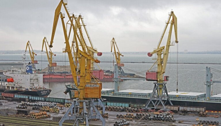 Piektdien no Ukrainas izbrauks vēl trīs graudu kuģi, ziņo Turcija