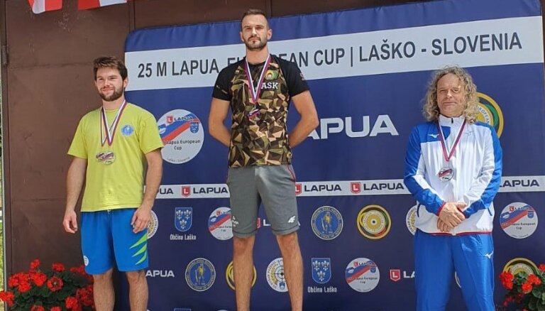 Laurim Strautmanim uzvara Lapua Eiropas kausa posmā šaušanā Slovēnijā