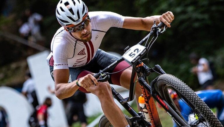 Kalnu riteņbraucējam Blūmam 32. vieta Pasaules kausa posma olimpiskā krosa sacensībās