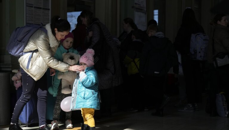 "Будут хорошими женами". Российские мужчины предлагают украинским беженкам помощь в обмен на отношения