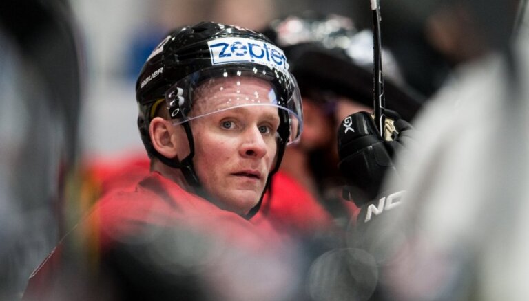 Perijs iecelts Kanādas hokeja izlases kapteiņa amatā