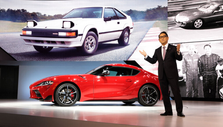 Autobūves uzņēmums 'Toyota' nomaina prezidentu