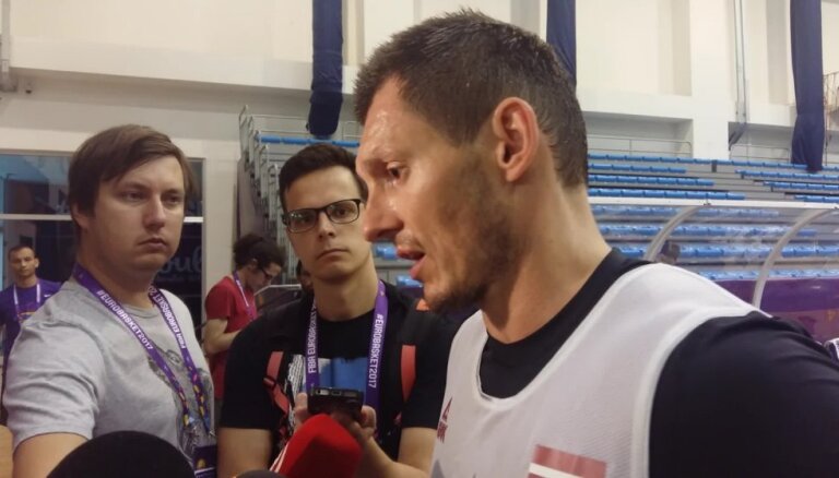 Video: Latvijas izlases kapteinis Blūms stāsta par gatavību 'Eurobasket 2017' pirmajai spēlei