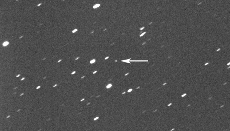 Masīvs asteroīds nedēļas nogalē pietuvosies Zemei