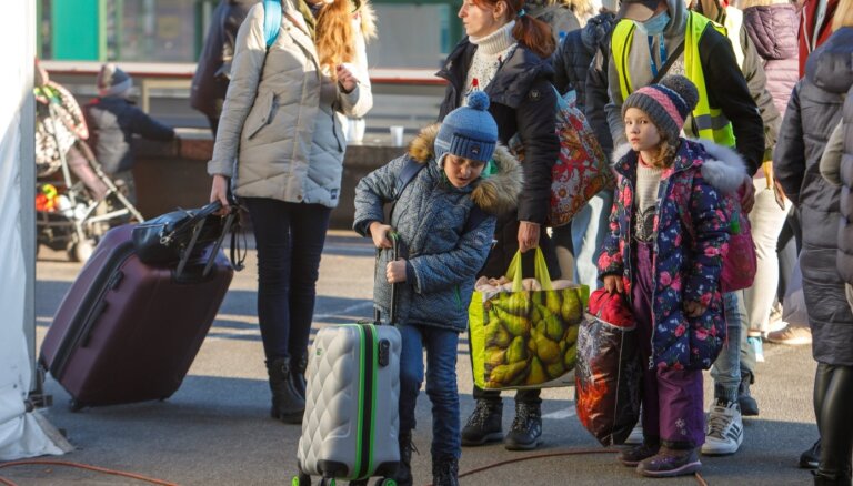 МВД: нового наплыва украинских беженцев в Латвию пока не наблюдается
