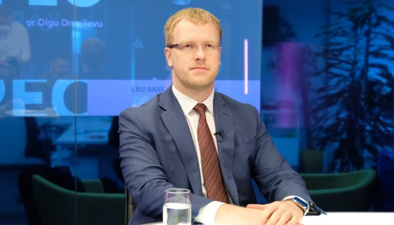 Elksniņš: Latvijā turpina nodarboties ar nacionālo jautājumu 'kužināšanu'