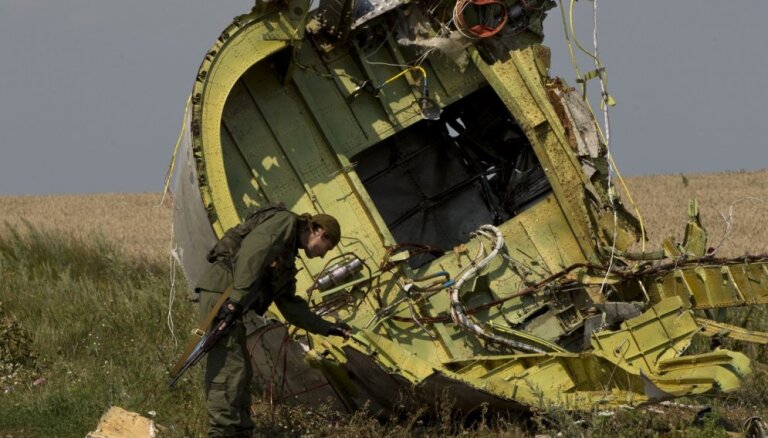 Гибель MH17: найдены части, возможно относящиеся к "Буку"