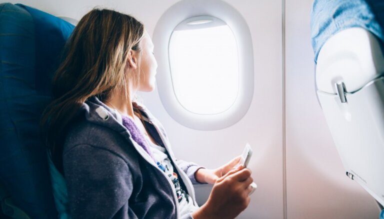 Piecas lietas, kas jāizdara pēc apsēšanās lidmašīnas krēslā