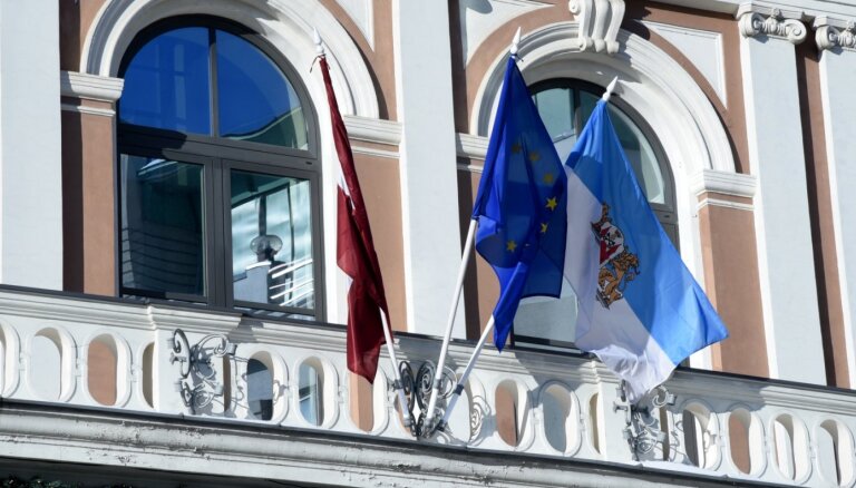Izmaiņas Rīgas domes deputātu sastāvā: JV frakciju turpmāk vadīs Pulks