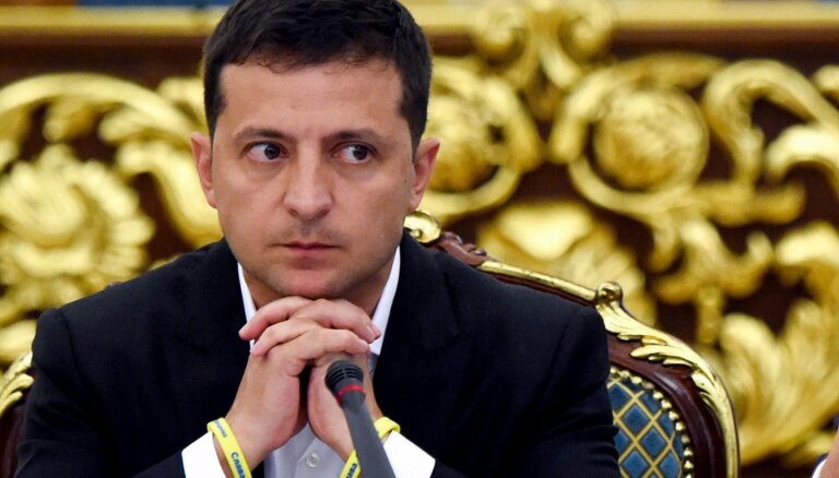 Noris sarežģītas sarunas, lai atbloķētu Ukrainas ostas, uzsver Zelenskis