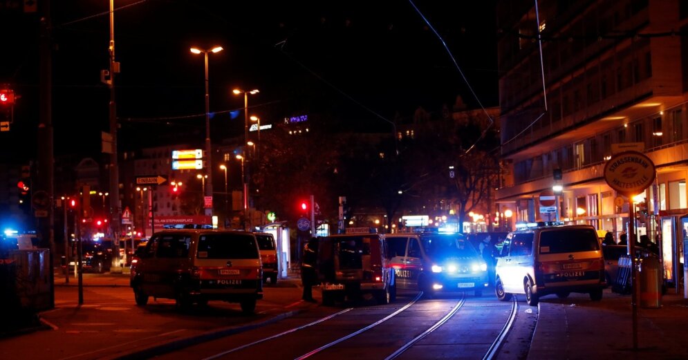 There was a shooting in Vienna;  there are several injured (at 00.05)