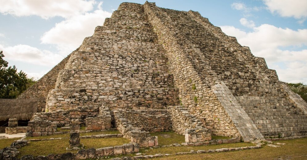 The collapse of the Mayan ancient city was preceded by circumstances that should also concern us