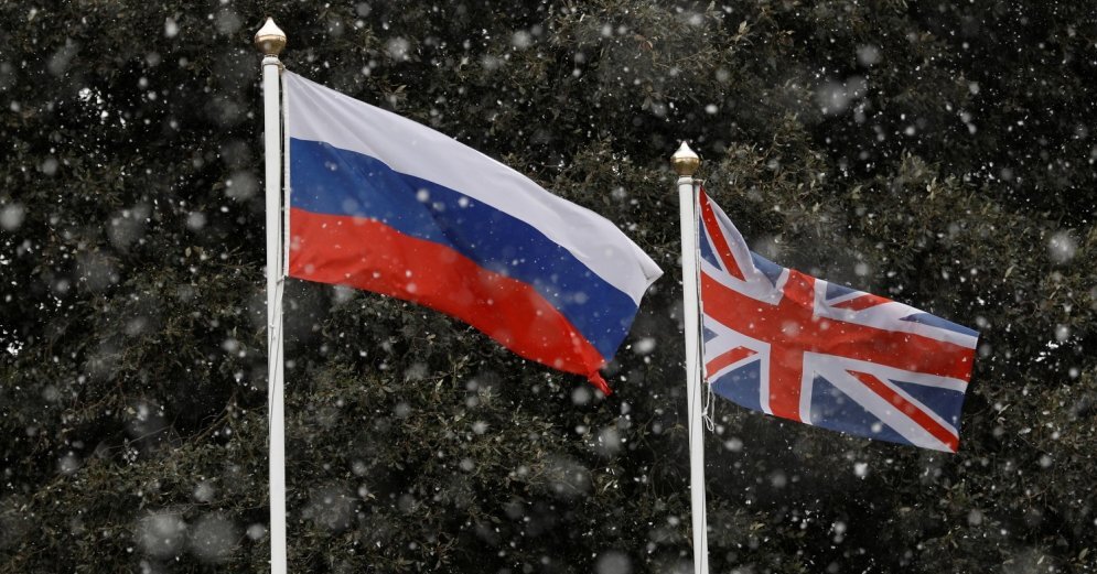 British and Russian defense ministers will discuss the crisis at Ukraine’s border