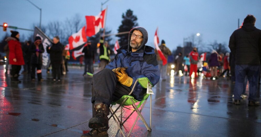 Canadian police have managed to completely free the bridge on the border with the United States from protesters