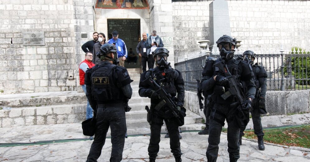 Montenegrin police dispel protests against the new leader of the Serbian Orthodox Church in Montenegro