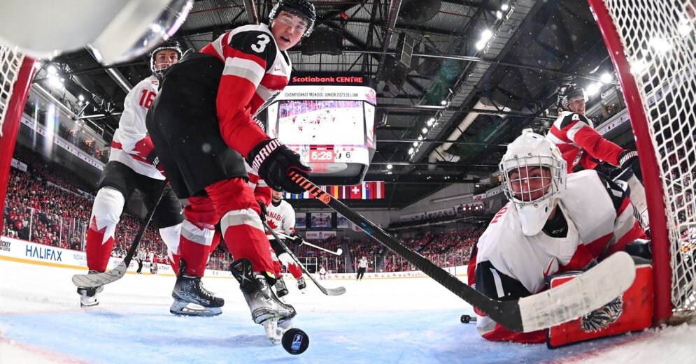 The Canadian juniors also scored 11 pucks against the Austrians;  The USA beats Switzerland