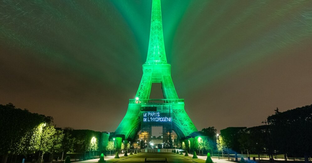 Toyota’s hydrogen fuel cell technology illuminates the Eiffel Tower