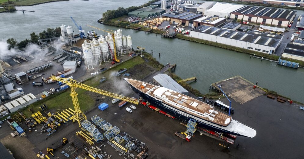 Rotterdam denies dismantling the bridge to move the Bezos supertacht