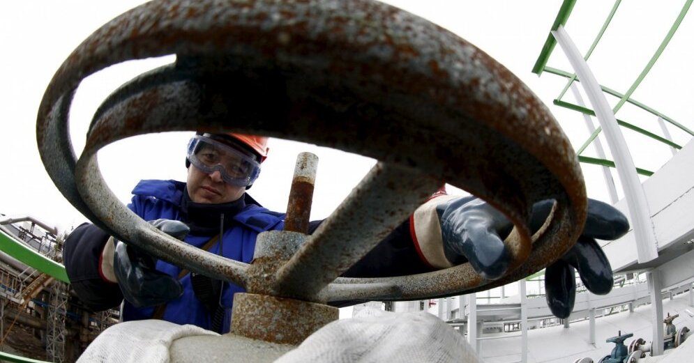Вице-премьер Новак рассказал, чем ответит Россия на потолок цен на нефть