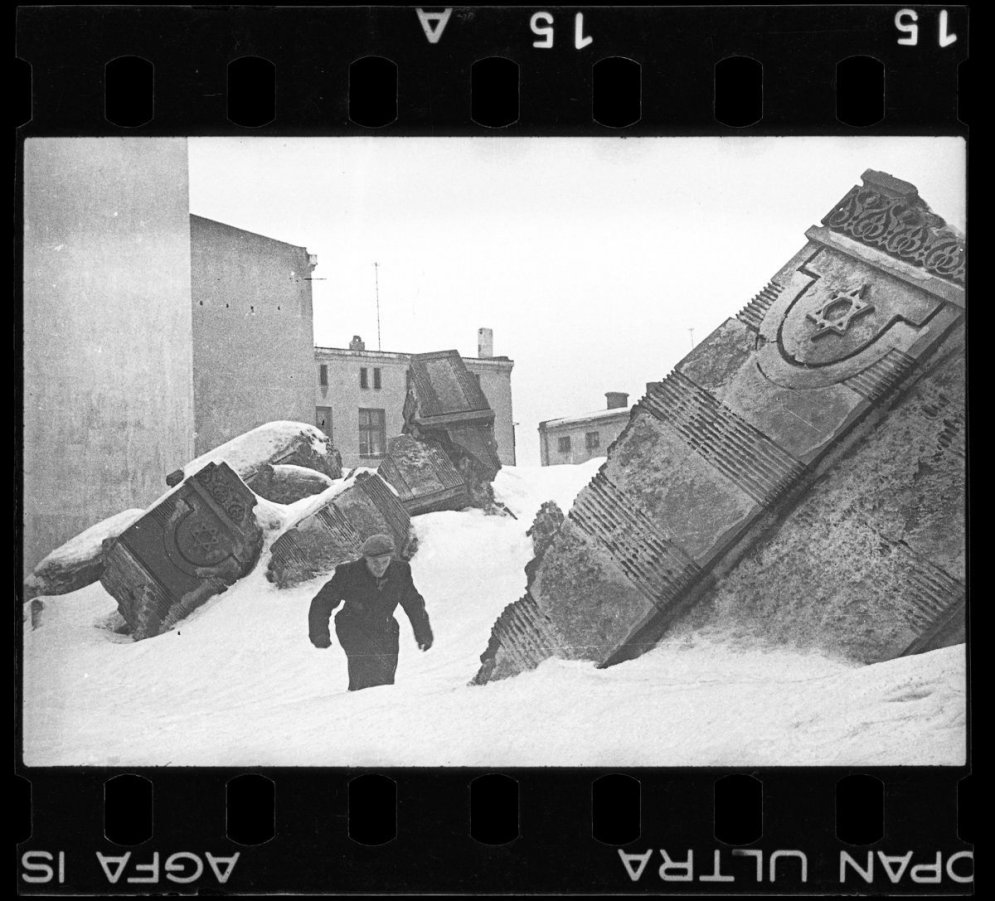 Смерти вопреки: 25 живых фото из Лодзинского гетто, которые разобьют твое сердце