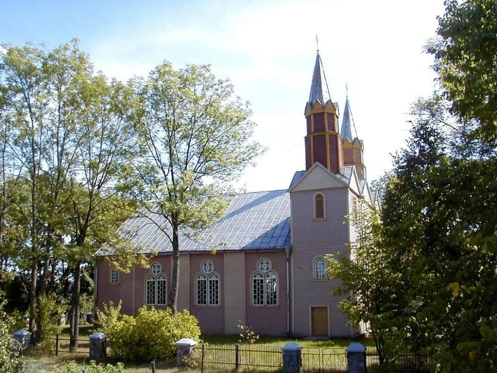 Ieskats piecās apburošās koka baznīcās Latvijā